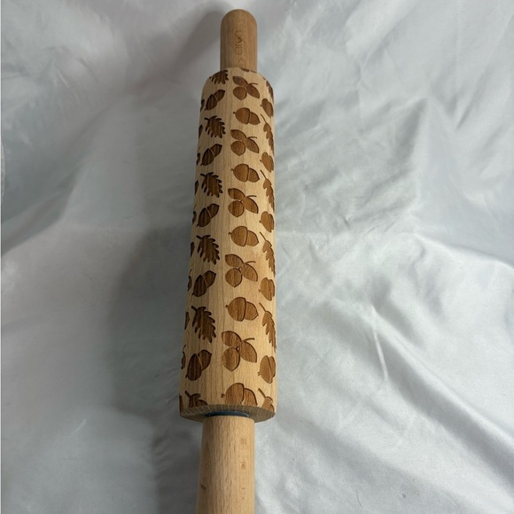 Wooden textured rolling pin. - Picture 4 of 6